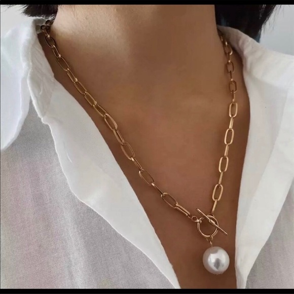 Gold Link Chain - Pearl Pendant Necklace - Picture 8 of 10